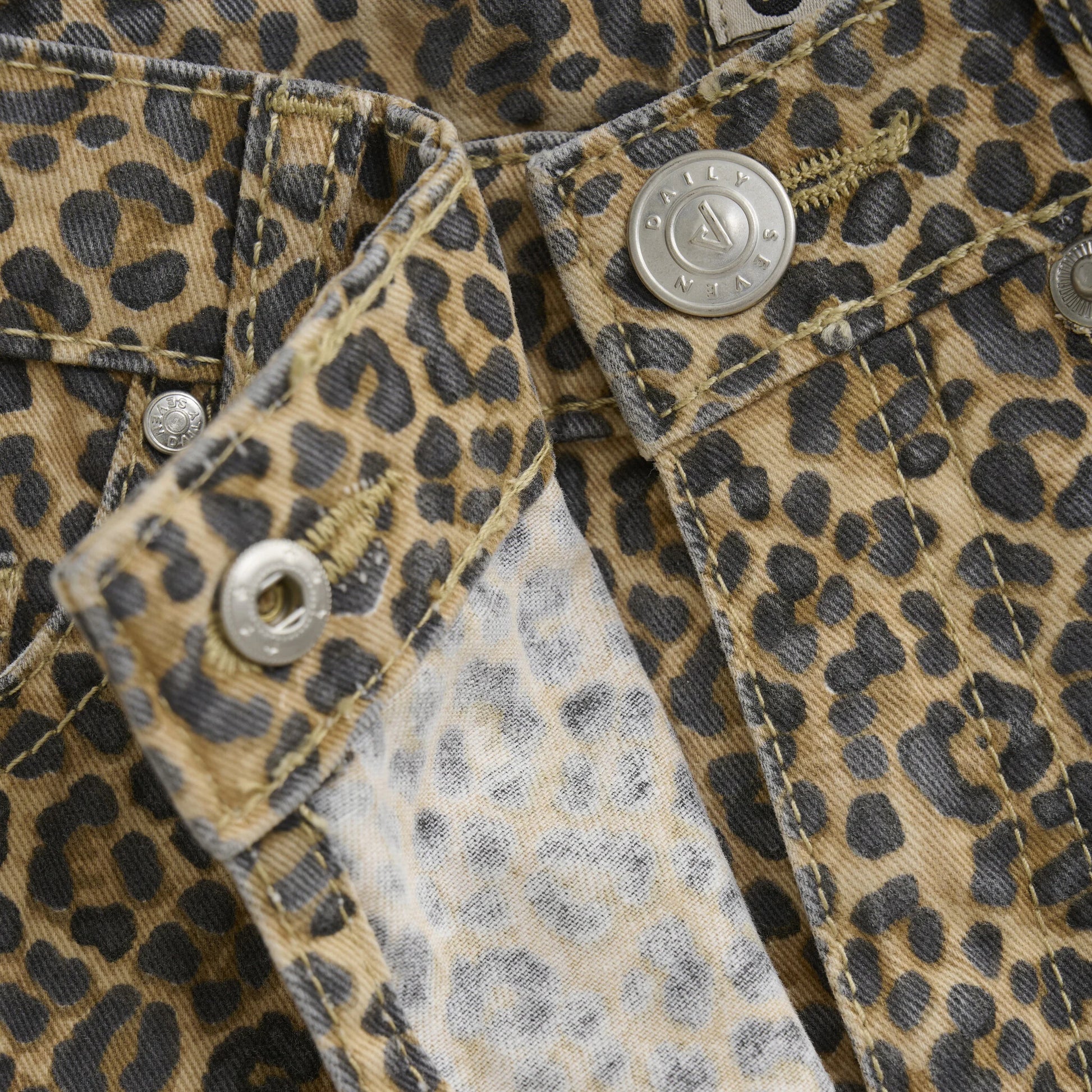 Daily seven Twill skort animal